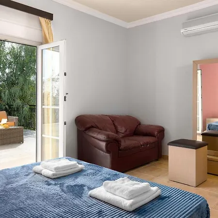Casa Loma Rhodes - Pool Vila,private Bar,organic Garden,near Airport 빌라 이알리소스