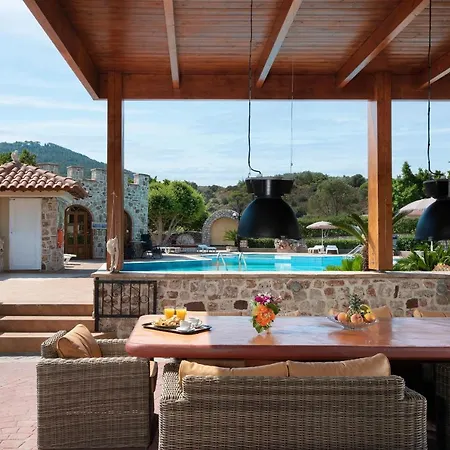 빌라 Casa Loma Rhodes - Pool Vila,private Bar,organic Garden,near Airport 이알리소스