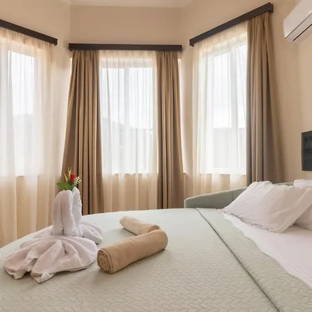 Casa Loma Rhodes - Pool Vila,private Bar,organic Garden,near Airport 빌라 이알리소스
