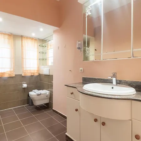 빌라 Casa Loma Rhodes - Pool Vila,private Bar,organic Garden,near Airport *