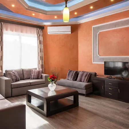 Casa Loma Villa Ialisos